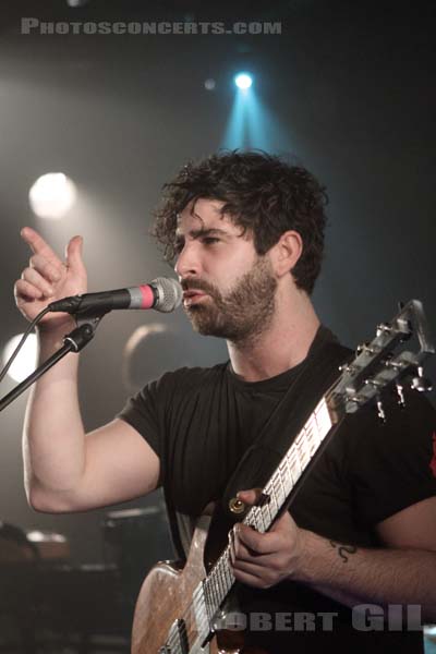 FOALS - 2012-12-13 - PARIS - La Maroquinerie - Yannis Philippakis